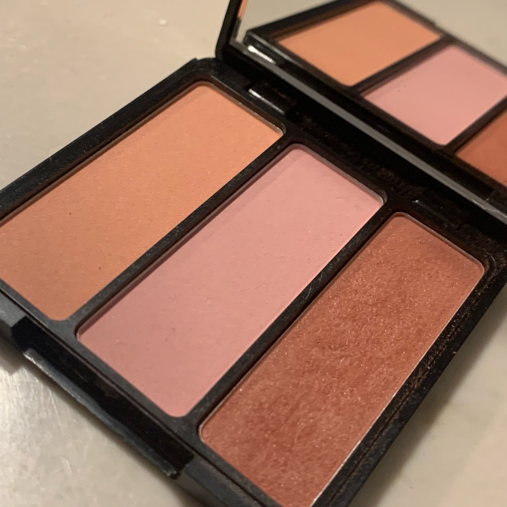 Eve Pearl Blush